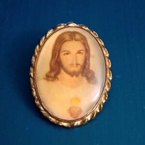 Vintage Sacred Heart Of Jesus Oval Lapel Pin - 1 Inch Tall And 1/2 Inch Wide